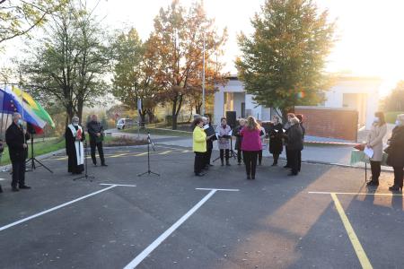 POKOPALIŠČE TRATE – ŠKOFLJICA KRASIJO NOVE PARKIRNE POVRŠINE 09